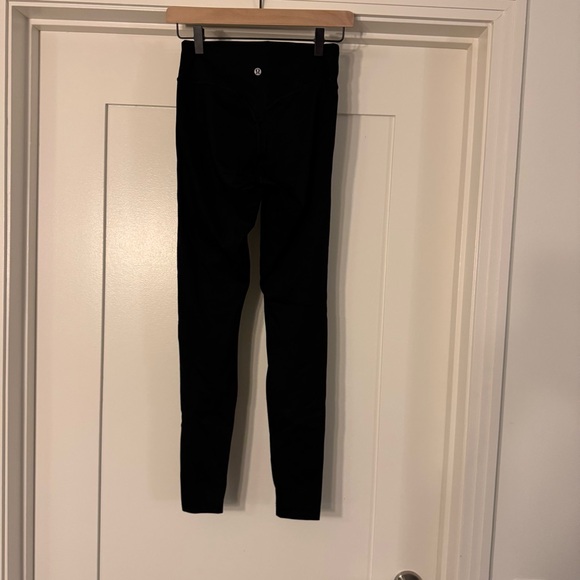 Lululemon Breezethrough High-Rise Leggings 28” - Picture 2 of 2